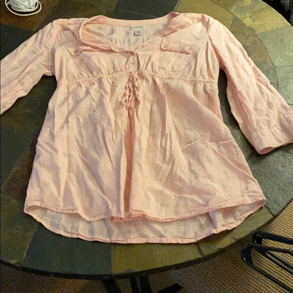 Maternity shirt .